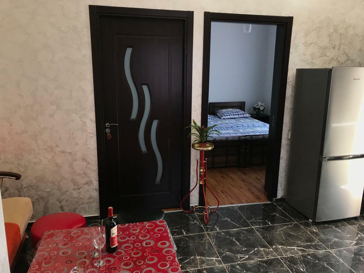 Kobuleti Guest House Chexov 24 Кобулеті Екстер'єр фото