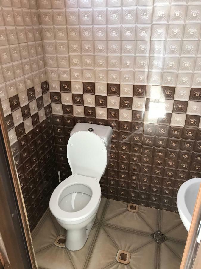 Kobuleti Guest House Chexov 24 Кобулеті Екстер'єр фото