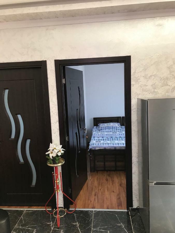 Kobuleti Guest House Chexov 24 Кобулеті Екстер'єр фото
