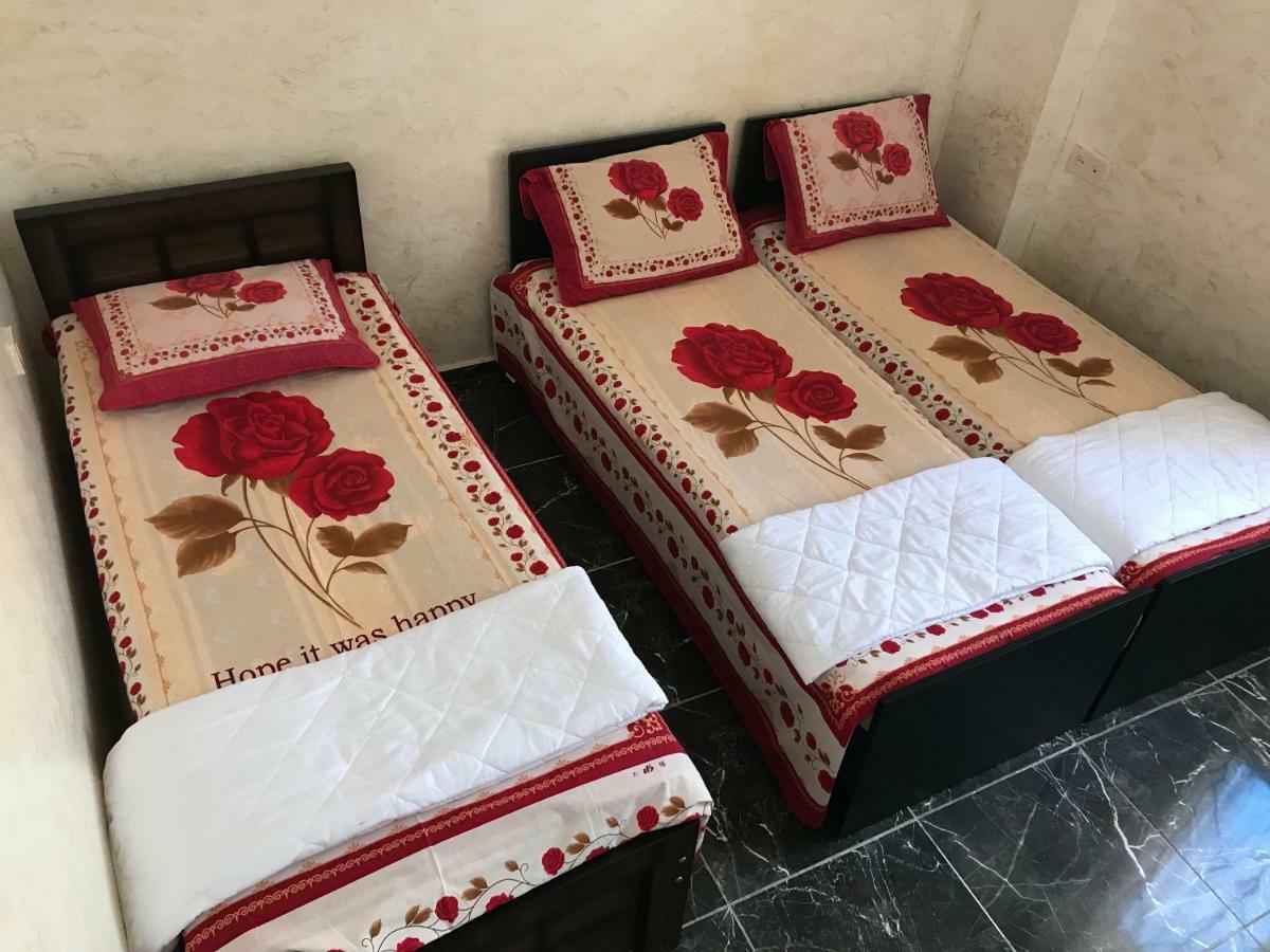 Kobuleti Guest House Chexov 24 Кобулеті Екстер'єр фото